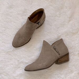 Lucky Brand Fhuna Stonerock Tan Suede Leather Ankle Boots Booties Sz 8.5